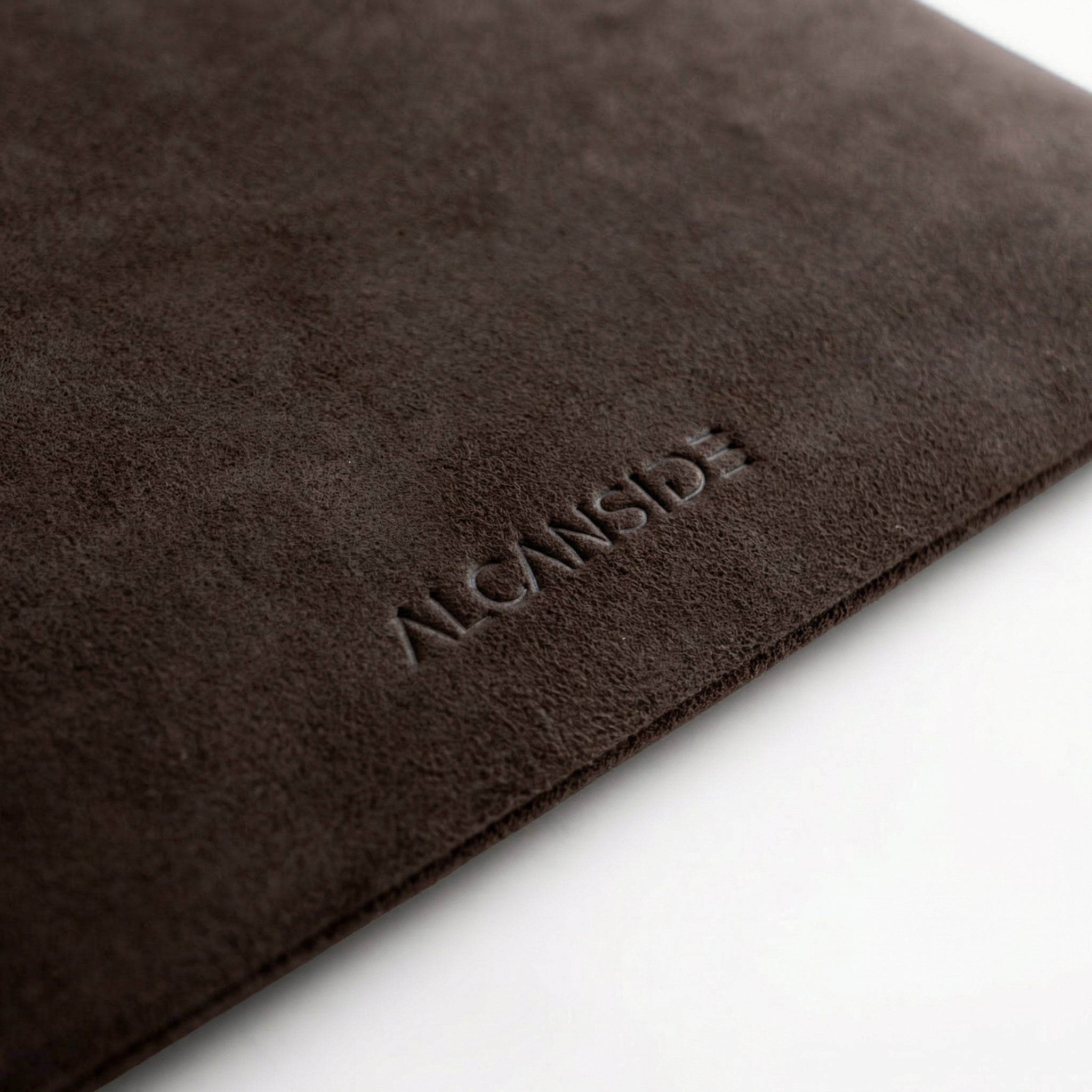Alcantara Pouch - Chocolate brown - Alcanside